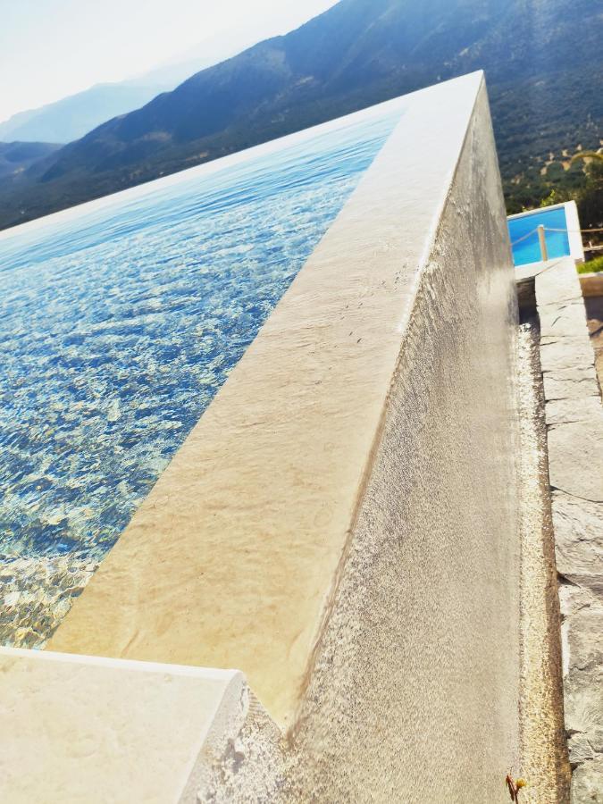 Villa Kefali Kavoúsion エクステリア 写真