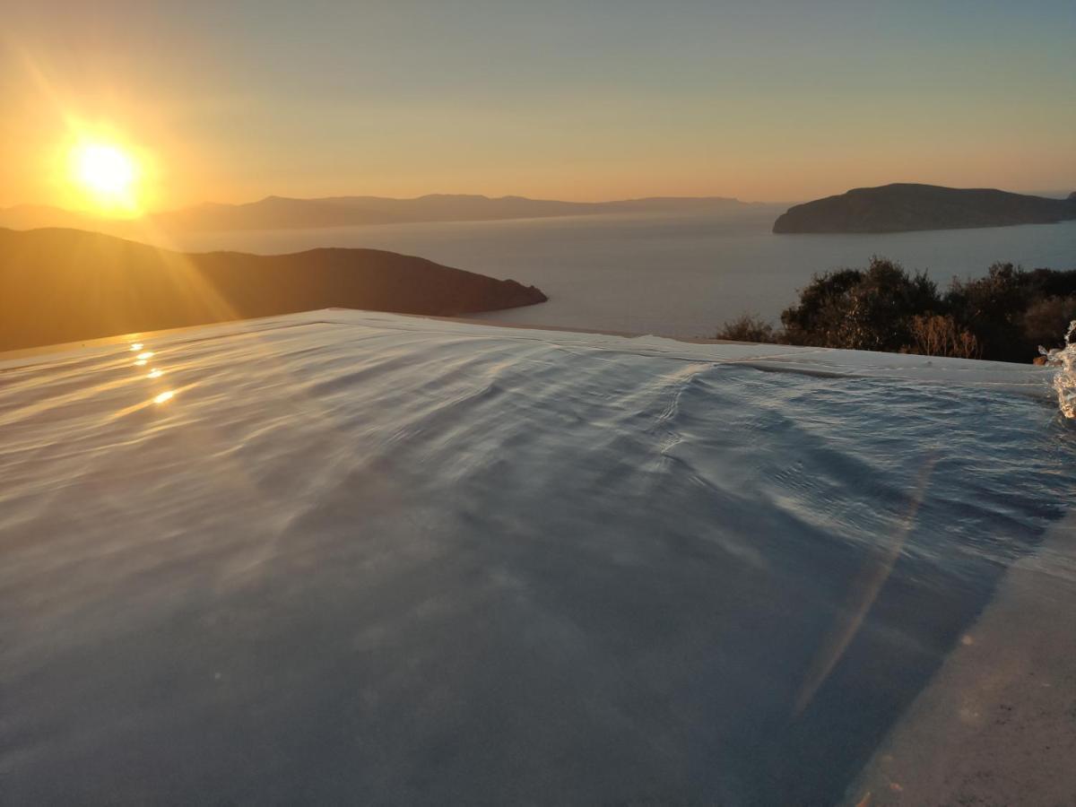 Villa Kefali Kavoúsion エクステリア 写真